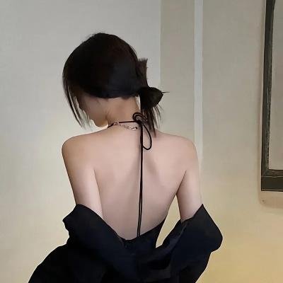 伴游女王